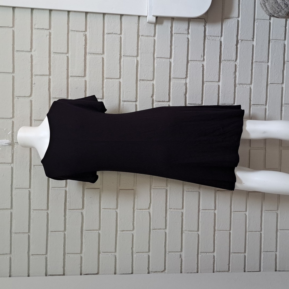 Alya Black W/ Floral Flowy Short Sleeve Dress. Size Medium - Picture 6 of 8